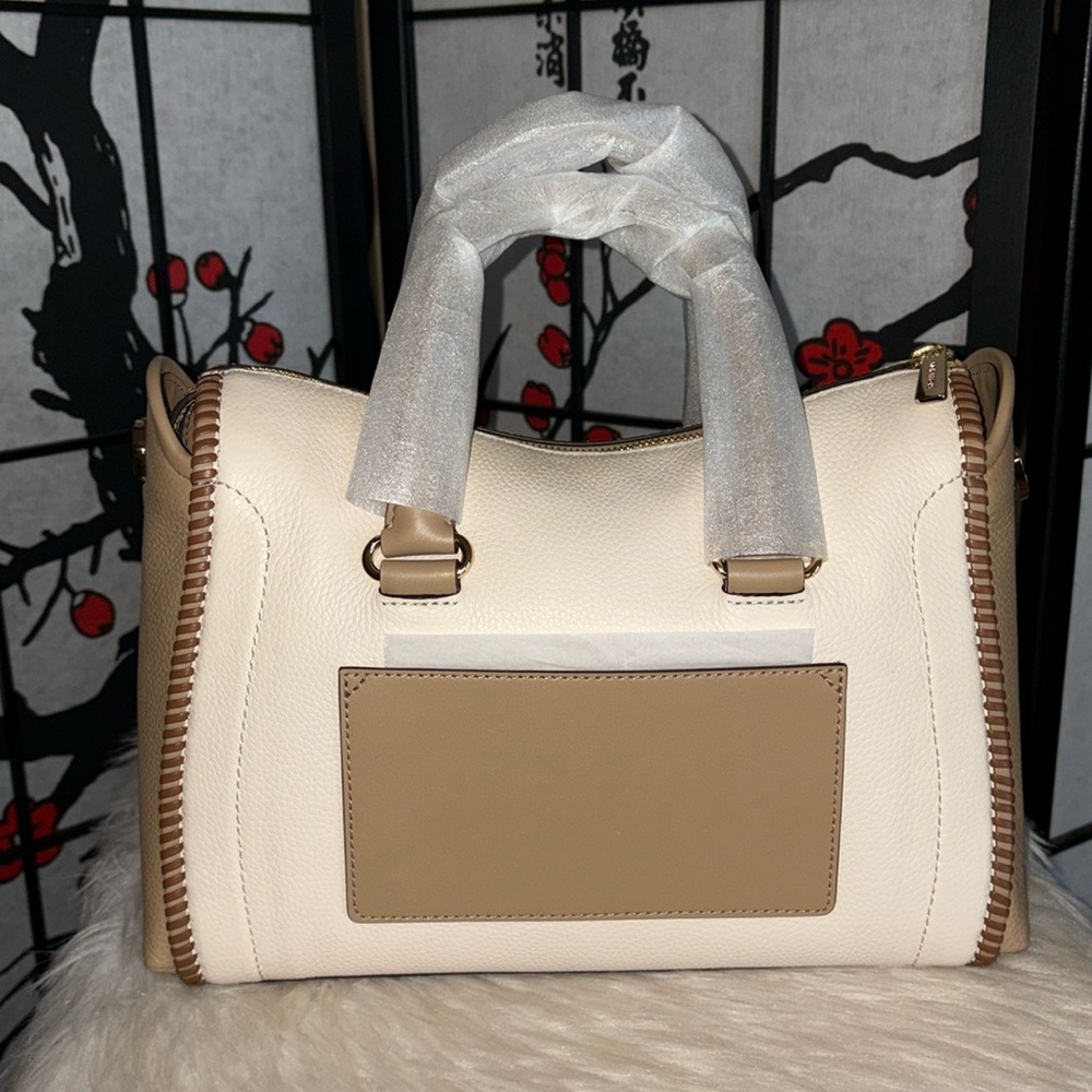 Michael Kors Lg TZ CARINE Satchel/JET SET TRAVEL Lg 3 Quarter Zip Wallet 2pc Set - Picture 4 of 8